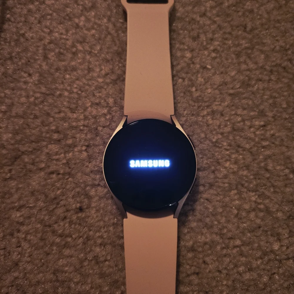 Samsung Galaxy Watch5 Blush Pink Silicone Band